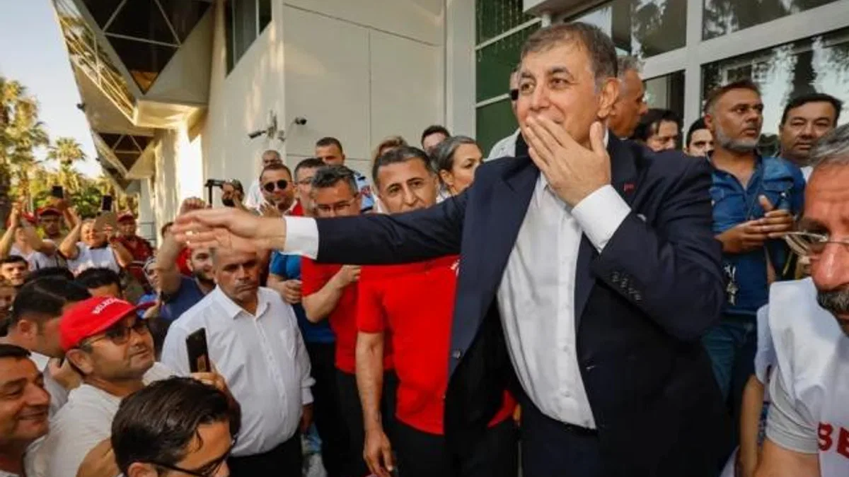 Başkan Tugay müjdeyi verdi: Tüm işçiler geri alınacak