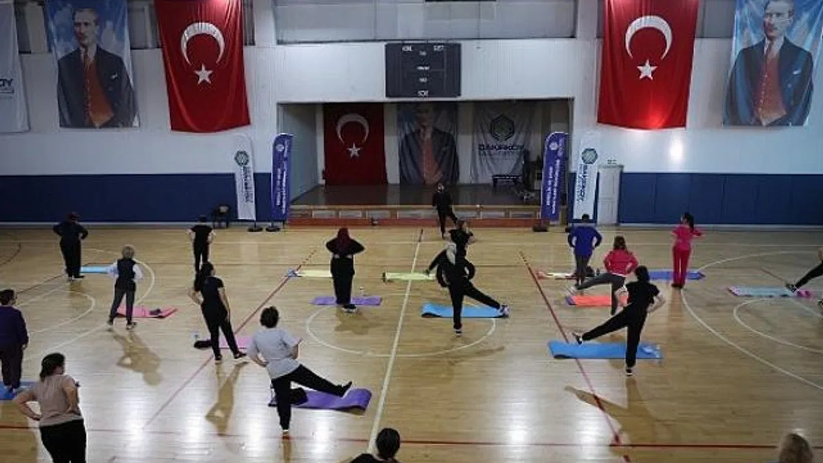 Bakırköylü Kadınlar Hem Spor Yapıyor Hem Sosyalleşiyor
