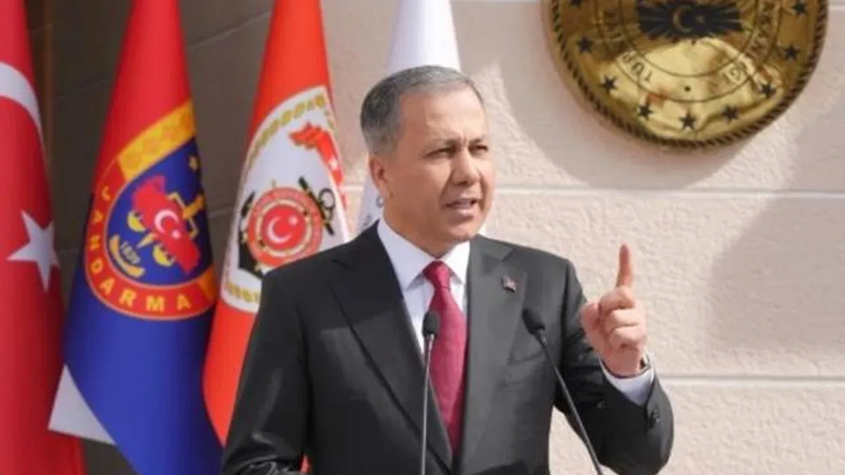 Bakan Yerlikaya: Demokrasi, nefret ve şiddetin kalkanı değildir!