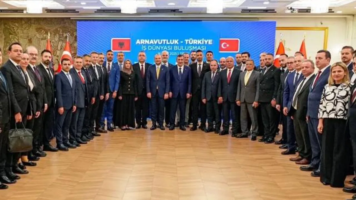 Türkiye-Arnavutluk iş dünyası Tiran’da buluştu