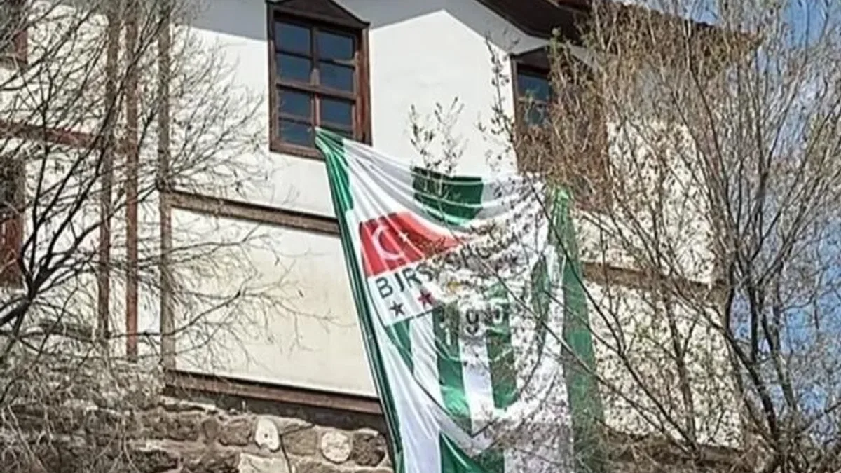 Bursaspor bayrağı Ankara Bursa Evi’nde