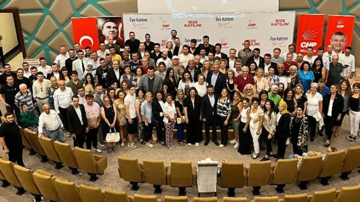 Bursa’da İYİ Parti’den 150 kişi Cumhuriyet Halk Partisi’ne geçti