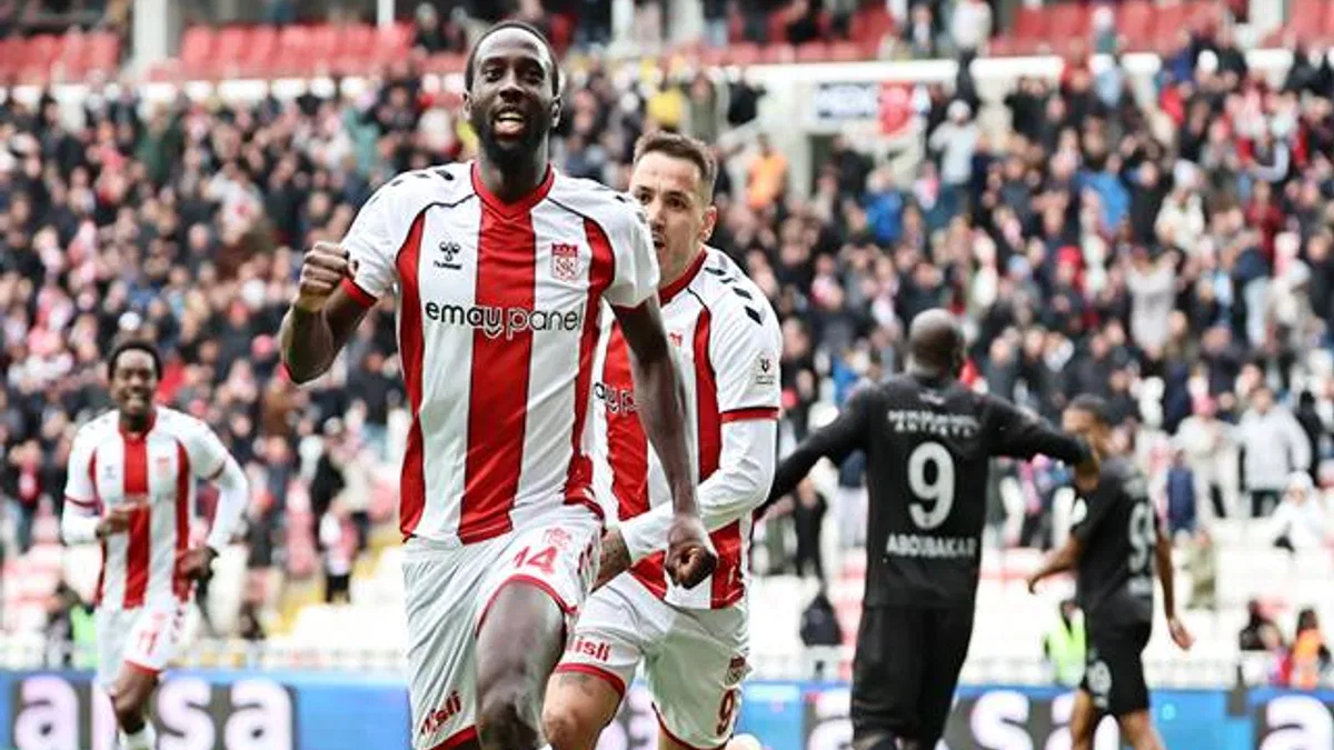 Net Global Sivasspor 3-2 Atakaş Hatayspor (Maç Sonucu) Sivas evinde kazandı!