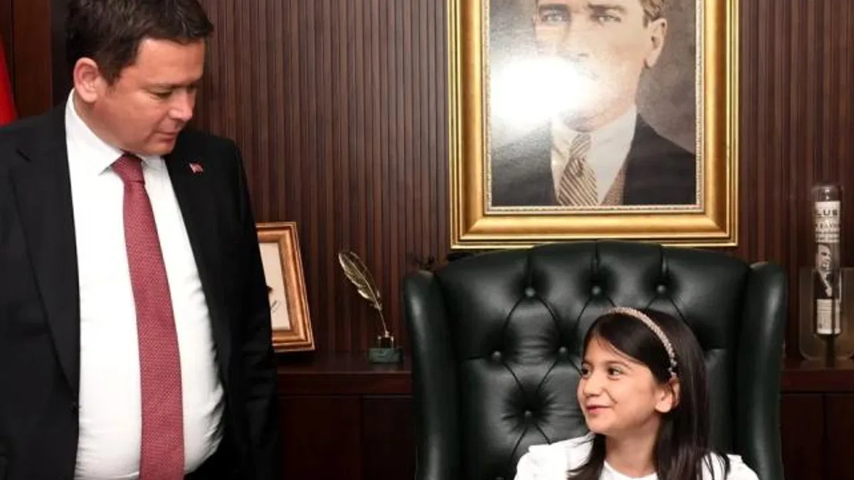 Bursa Osmangazi’de geleceğin başkanları koltuğa oturdu