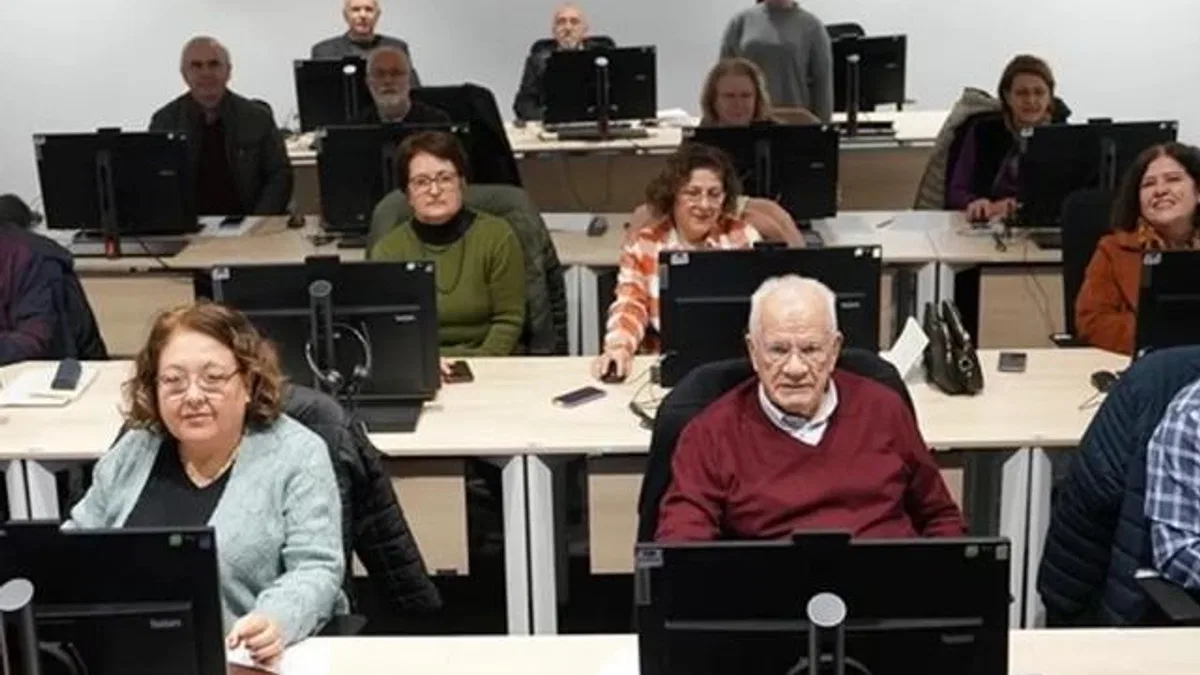Denizli Büyükşehir’den 65 yaş üstüne dijital eğitim desteği