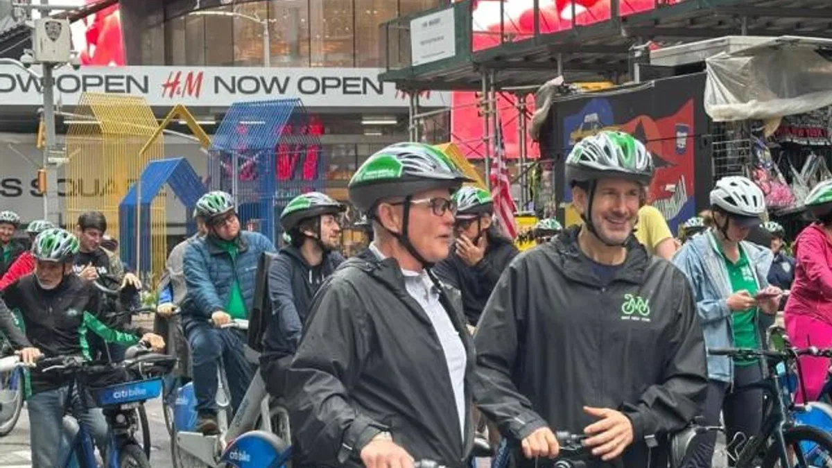 New York’ta Car Free Earth Day başladı! 54 sokak trafiğe kapatıldı!