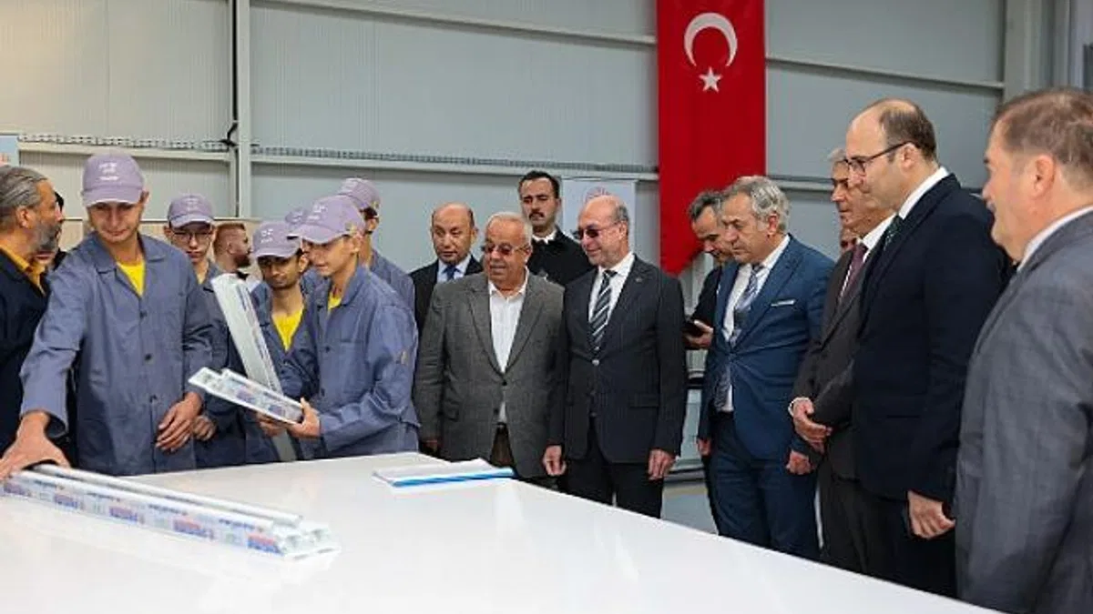 Başkan Pekyatırmacı, “Yıl boyunca hemşehrilerimizin yaşam standartlarını yükseltmek adına ihtiyaç duyulan her alanda hizmetler üretip yatırımlar yaptık” dedi.