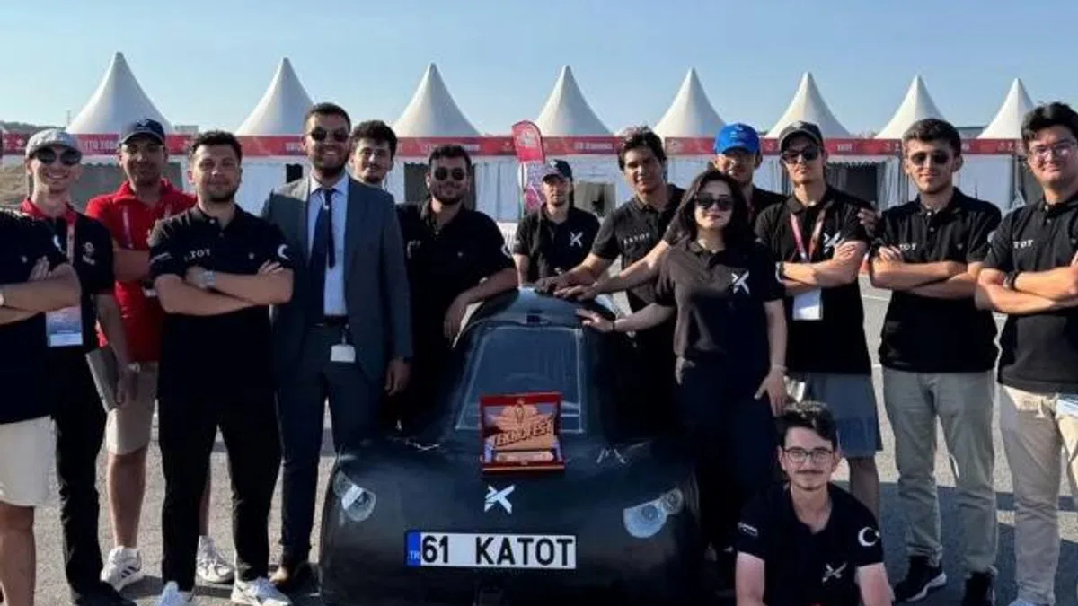 TEKNOFEST 2025’te KTÜ’ye ‘Özgün Yazılım’ ödülü