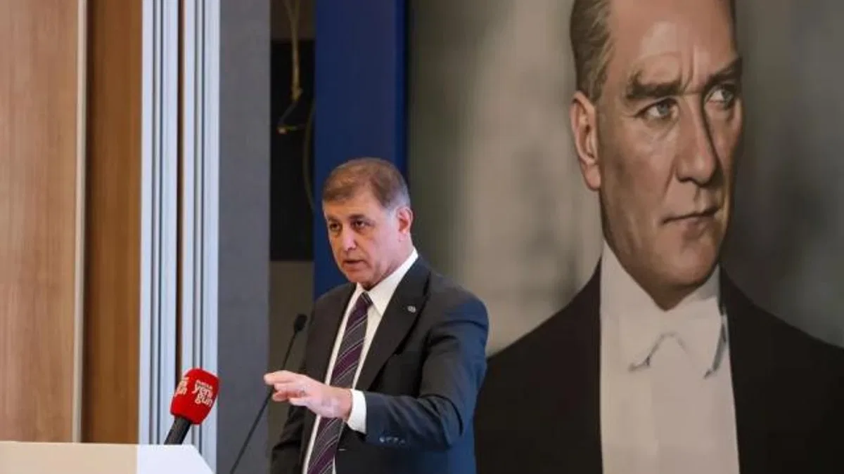 Başkan Tugay Burdur’da konuştu: Kendi kendine yeten şehirler artık bir gereklilik