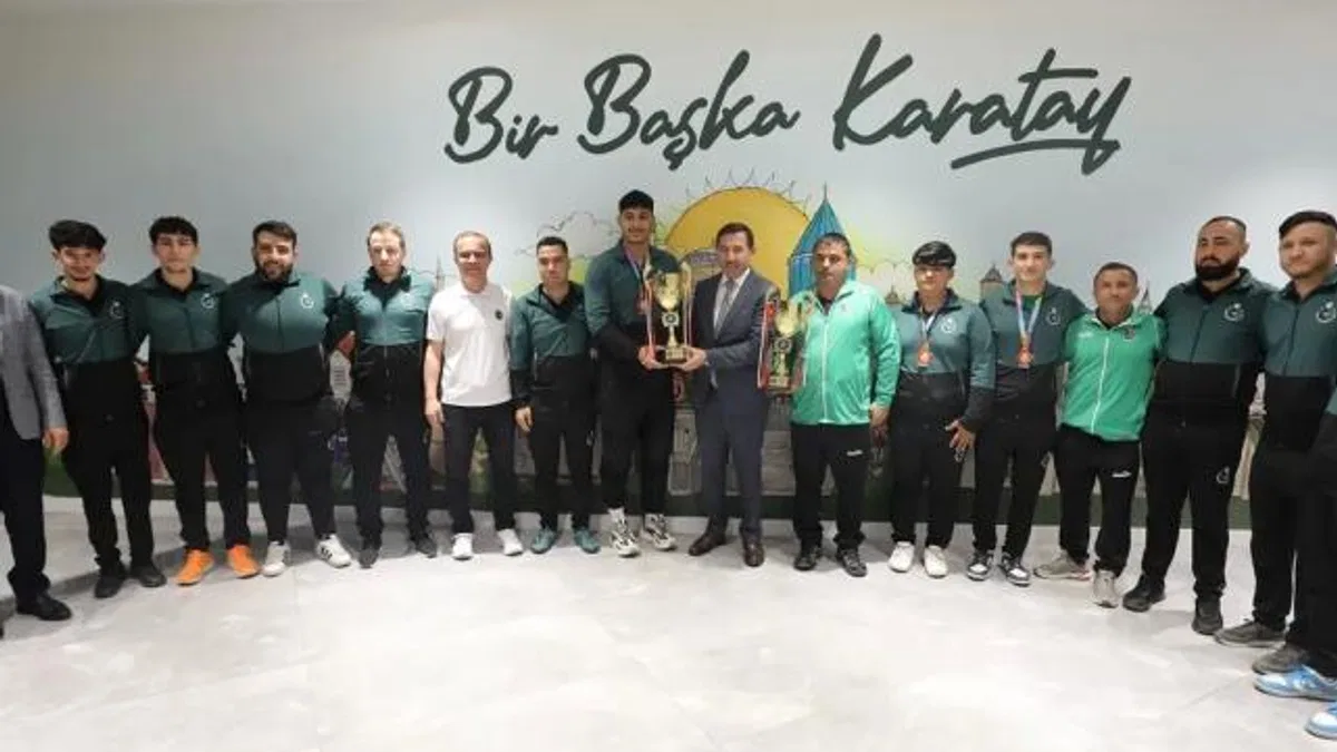 Konya Karatay’da başarılı sporcular makamda