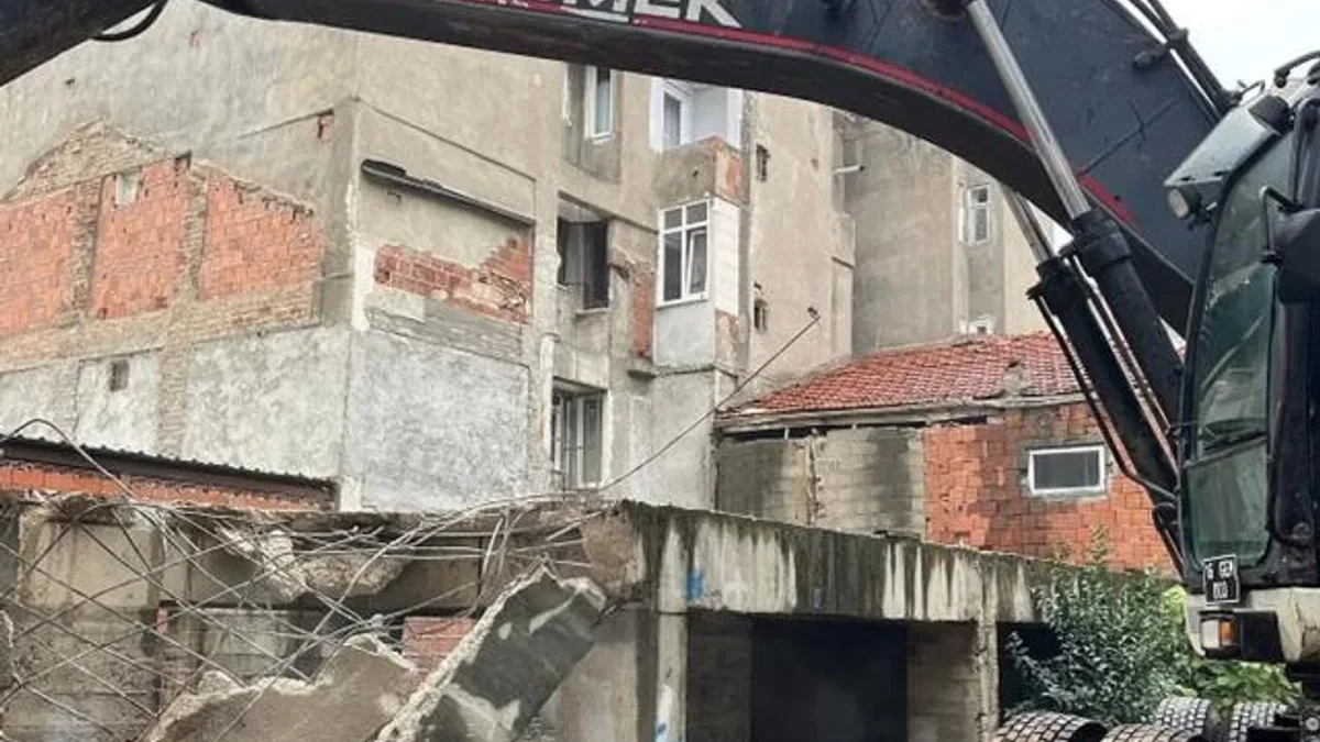 Bursa Gemlik’te metruk temizlik