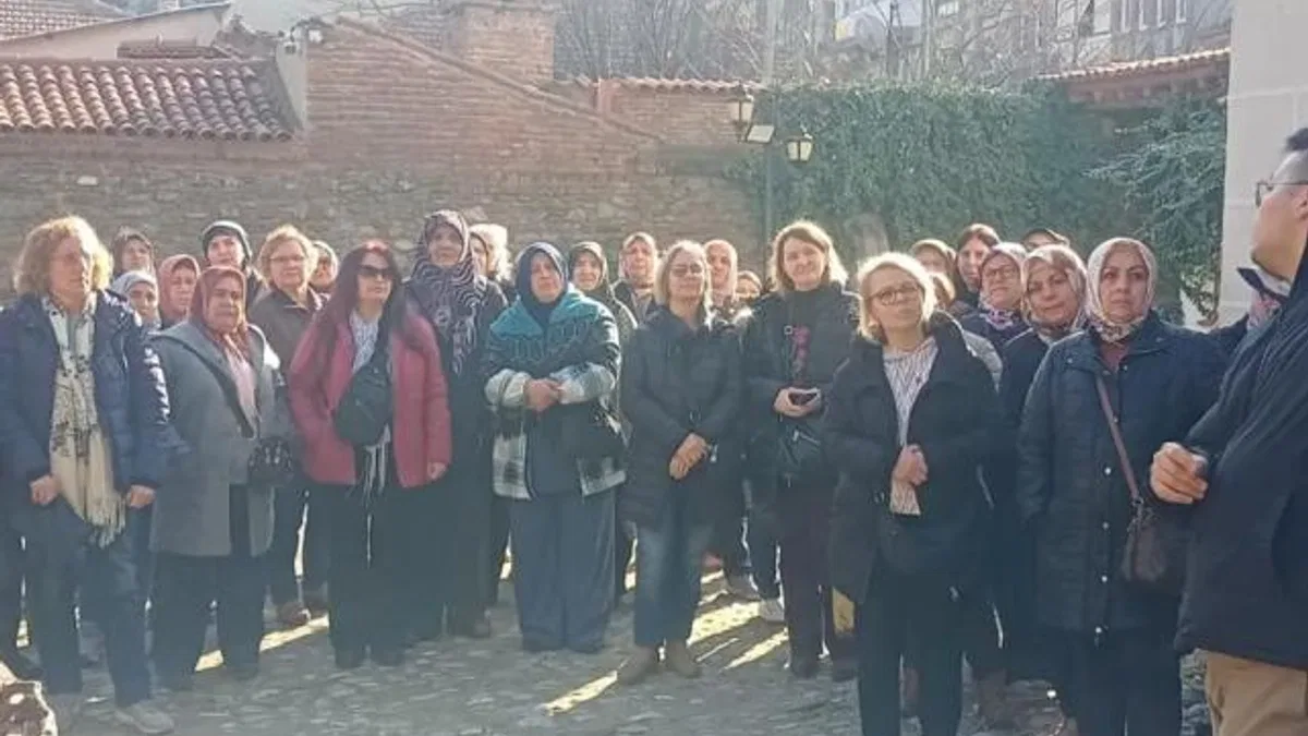 56 kişilik kadın Kafilesi Salihli’yi adım adım gezdi