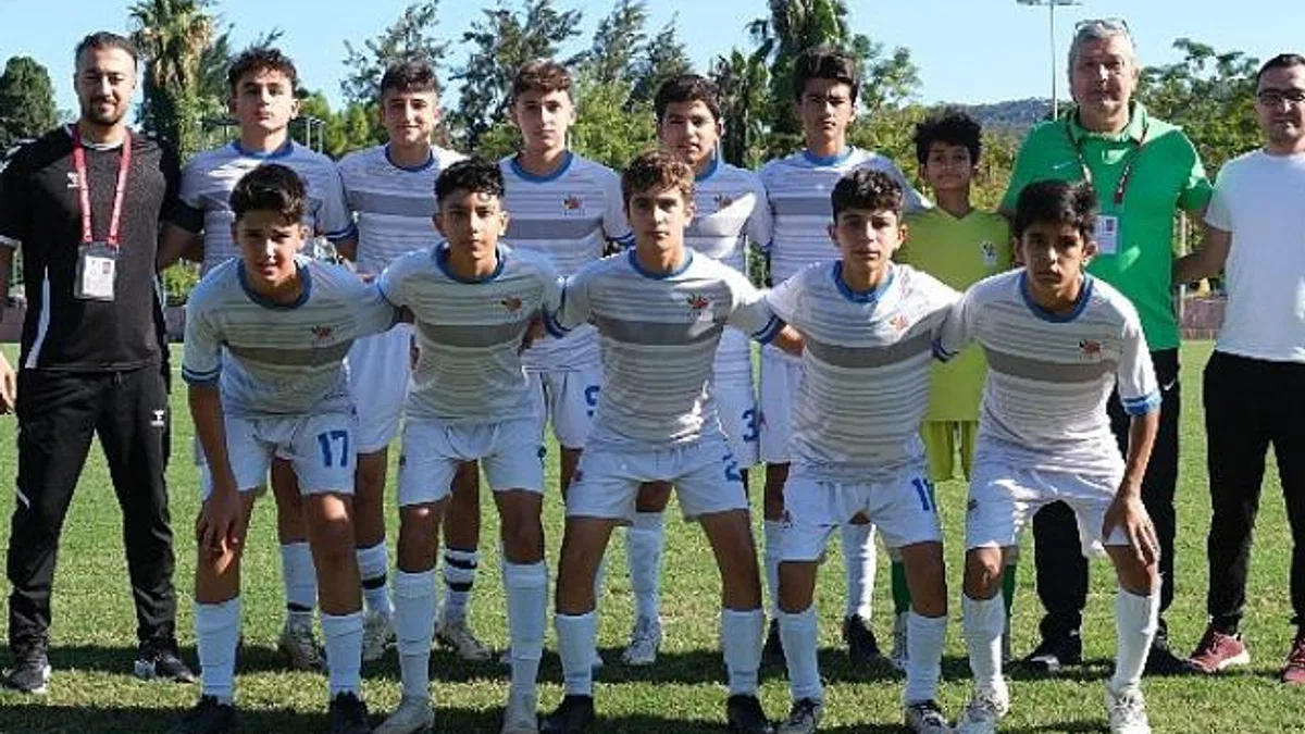 Kemer Belediye Spor evinde galip geldi