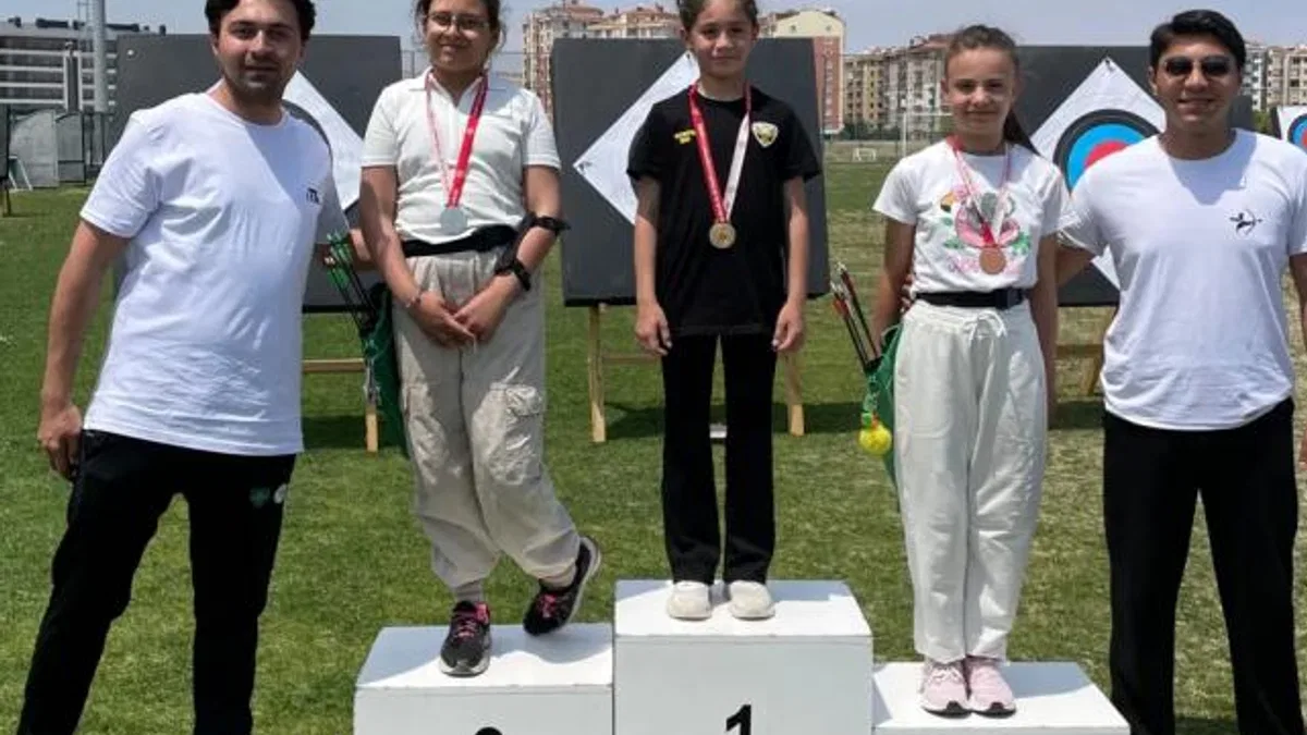 Konya Meramlı okçulardan hedef tam isabet
