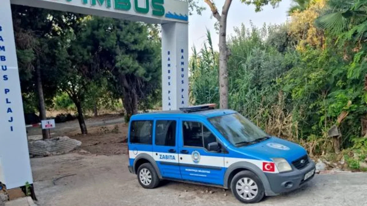 Antalya’da Bambus Plajı’ndan taşıtlar da çekildi!