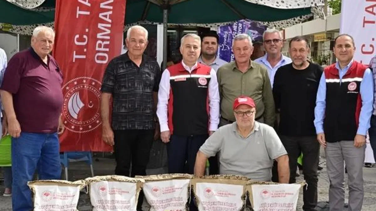 İzmir’de ayçiçeği üreticilerine yerli tohum desteği