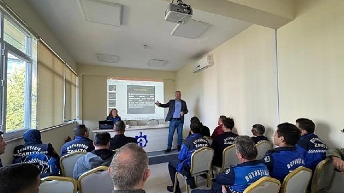 Büyükşehir Zabıtasına tüketiciyi koruma eğitimi