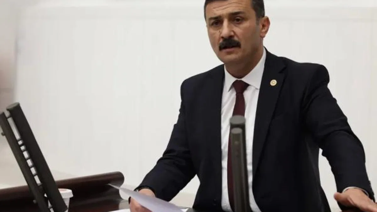 Bursa Milletvekili Türkoğlu’ndan Bakan Tekin’e ‘taşımalı’ önerge!