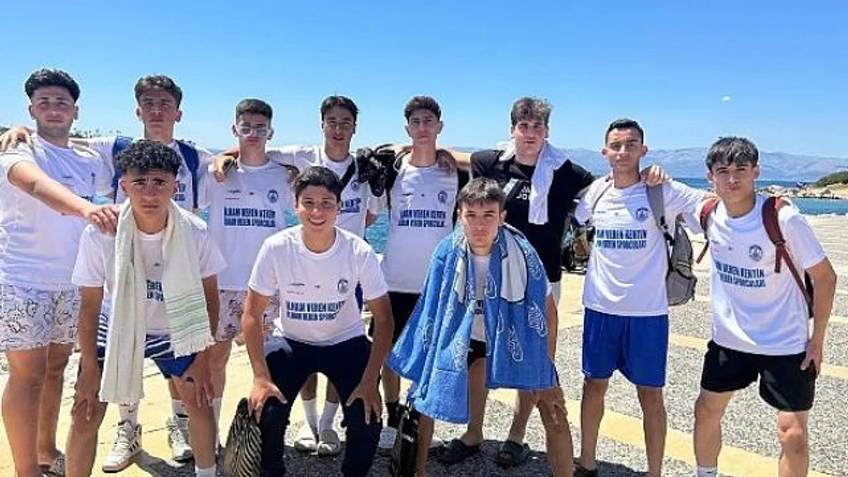 Efes Selçuklu Sporcular Çeşme’de Yapılan Yarımada Spor Oyunlarına Katıldı
