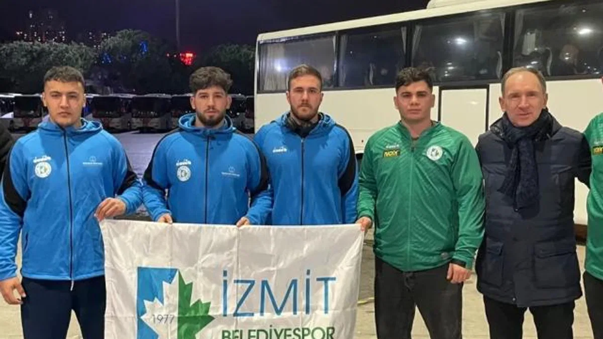 İzmitli güreşciler, Türkiye Şampiyonası için Sivas’ta