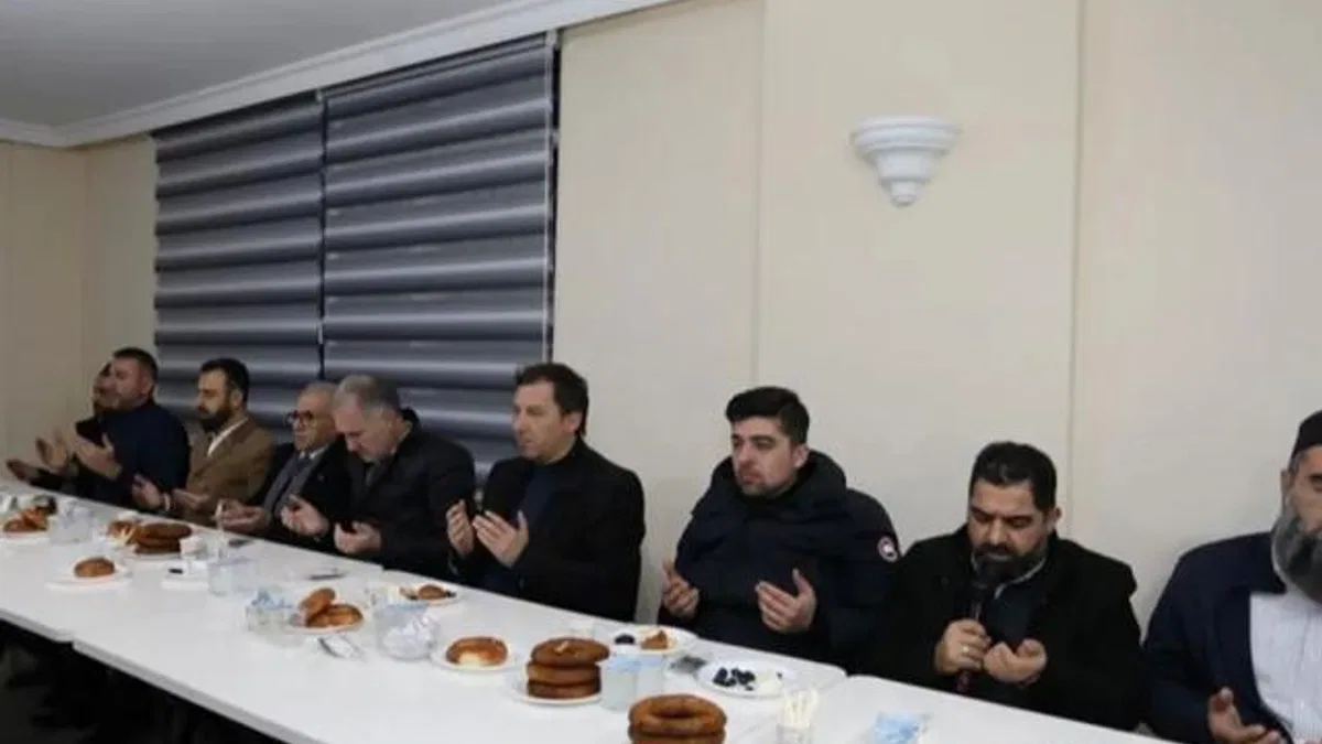 Bursa İnegöl Üçevler Cami’inde ‘Bereket Sofrası’ kuruldu