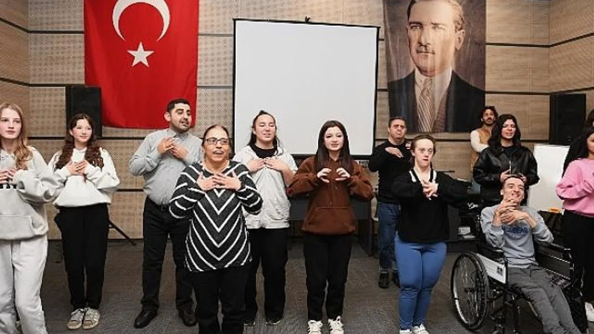 Liseli öğrenciler engelli bireylerle bir araya geldi