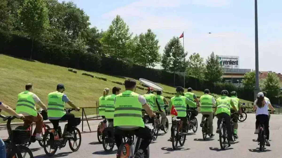 Dünya Bisiklet Günü’nde sağlıklı yaşam için pedal çevirdiler