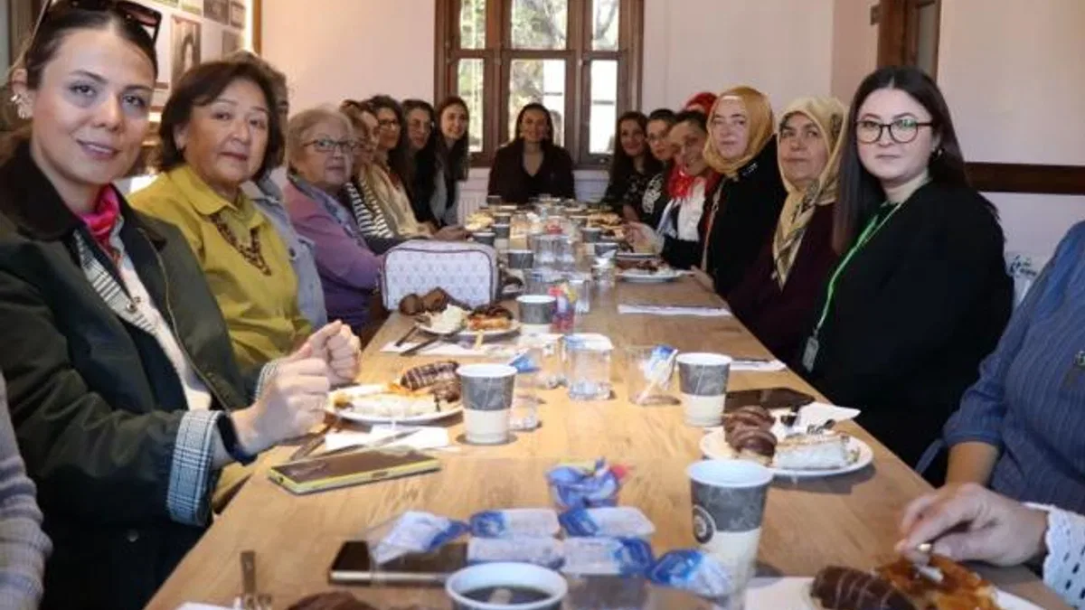 İzmit Çarşısı üreticisi kadınlar kahvaltıda buluştu