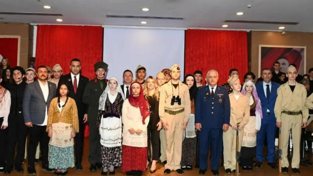 18 Mart’ta kahramanlar unutulmadı: Çiğli’de anma töreni