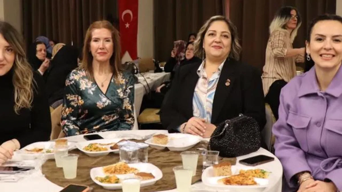 Kocaeli’de kadınlar matinesinde eğlenceli vakit