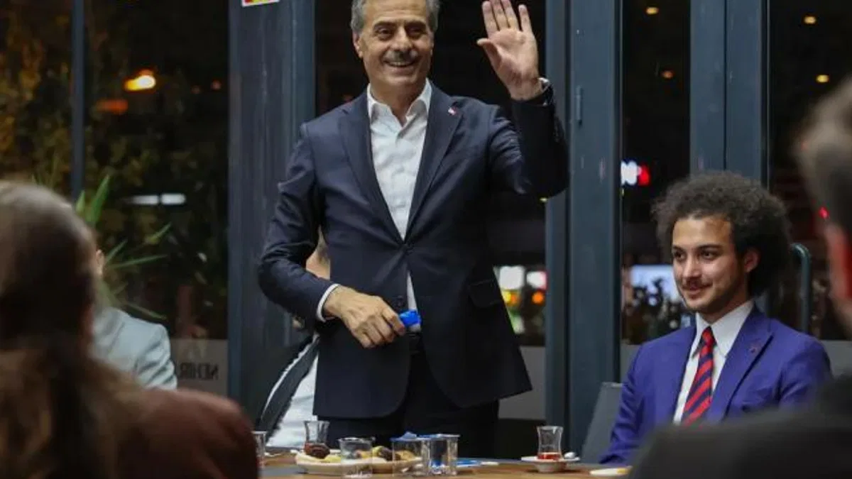 Başkan Alemdar Sakarya’da gençlerle buluştu