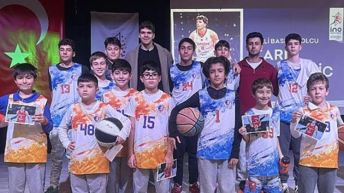 Milli basketbolcu Tarık Biberovic, İNO Barstow Okulları “İlham Verenler Konferansı”nda gençlerle buluştu