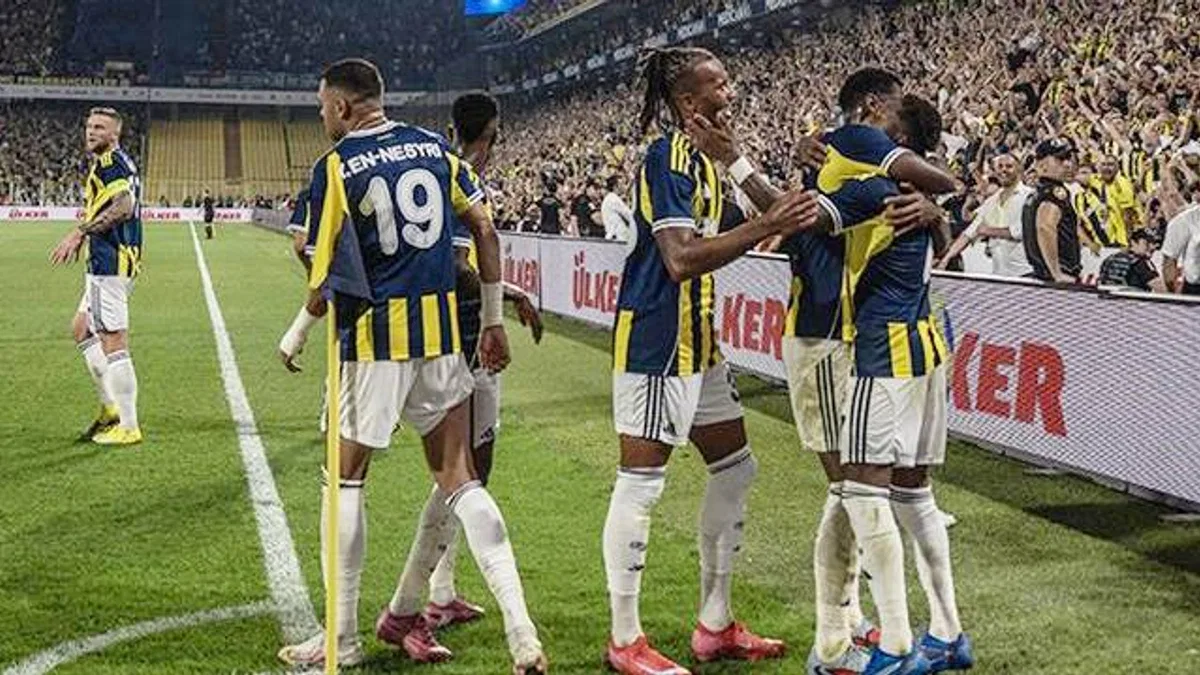 Fenerbahçe 5-2 Feyenoord (Maç Sonucu) Fener Kadıköy’de turu söktü aldı!