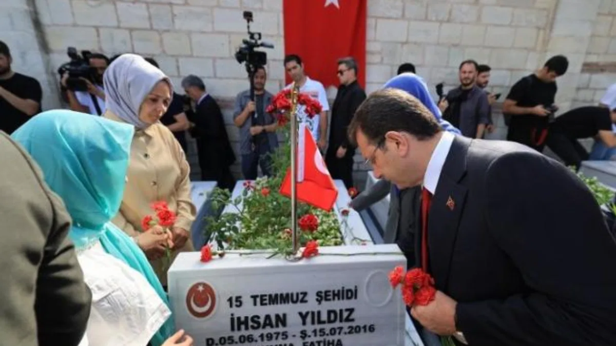 15 Temmuz şehitlerine İstanbul Büyükşehir’de özel anma