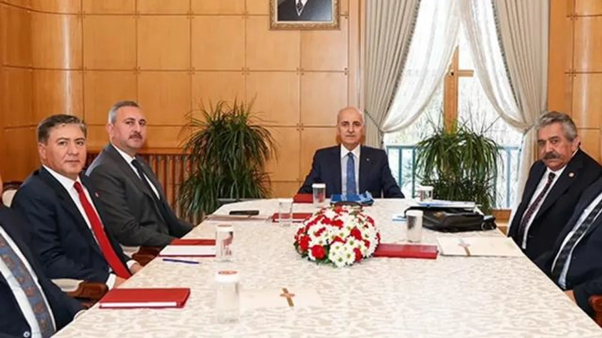 Kurtulmuş, siyasi parti temsilcileriyle rapor için buluştu