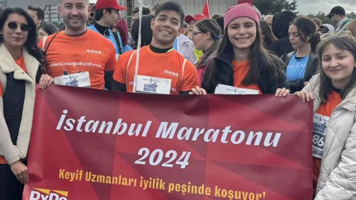 DyDo koşu gönüllüleri AÇEV için koştu
