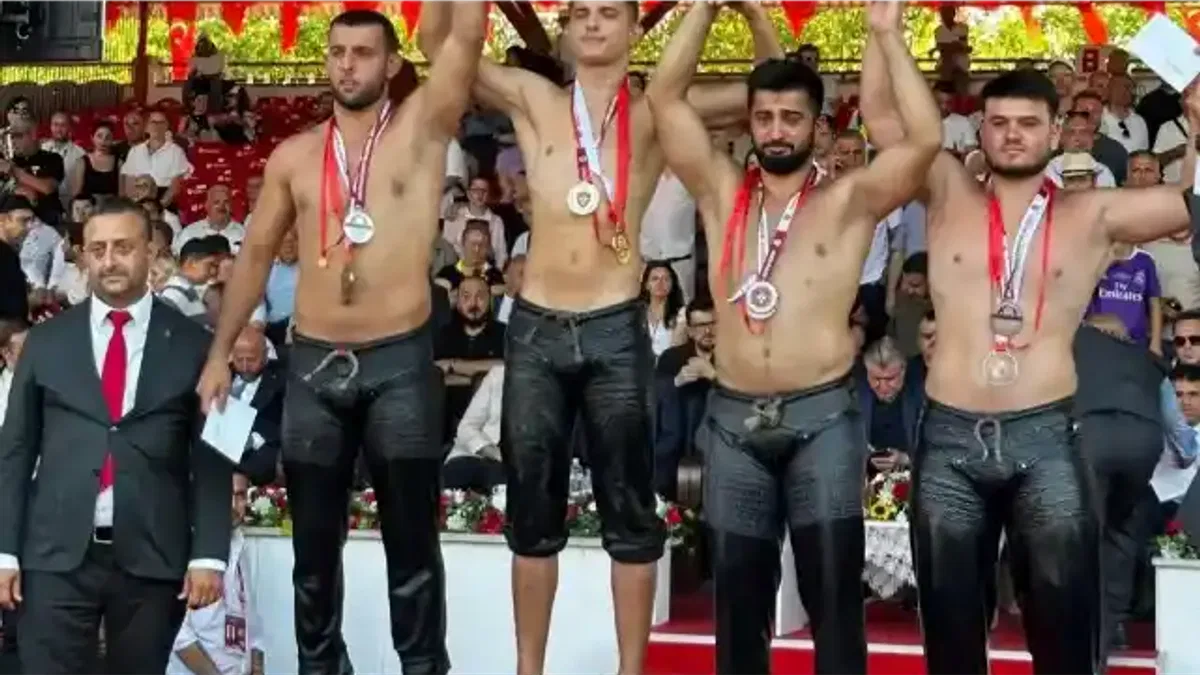 Kocaeli’nin pehlivanı Seçkin Duman Kırkpınar’da tarih yazdı