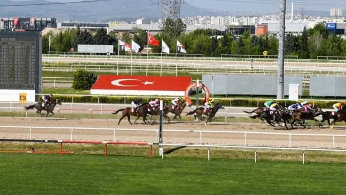 Mustafakemalpaşa adını taşıyan ilk koşu tamamlandı