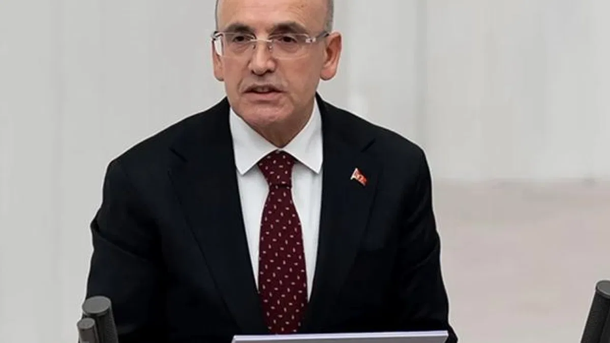 Bakan Şimşek: Akaryakıttaki artışın vergi yükünü geçici hafifletiyoruz