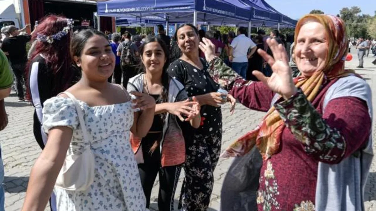 İzmir Kültürpark’ta hıdırellez şenliği