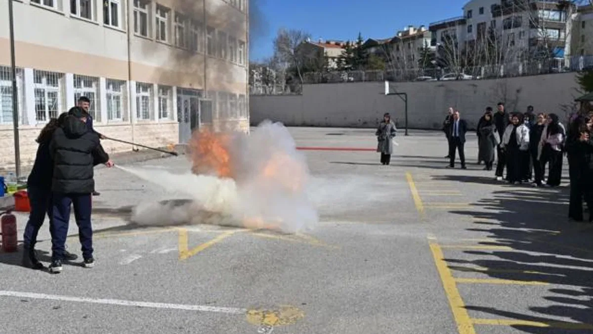 Ankara’da öğrencilere afet ve yangın eğitimi