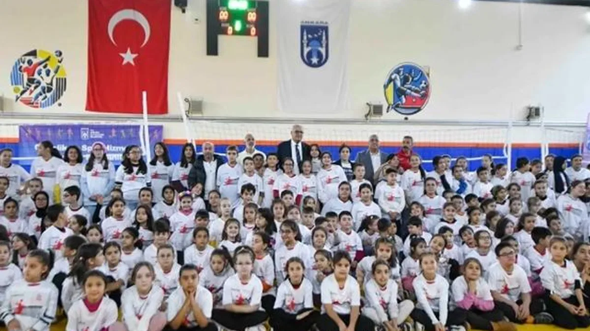 Ankara Büyükşehir’den ‘Voleybolcu Fabrikası’na destek