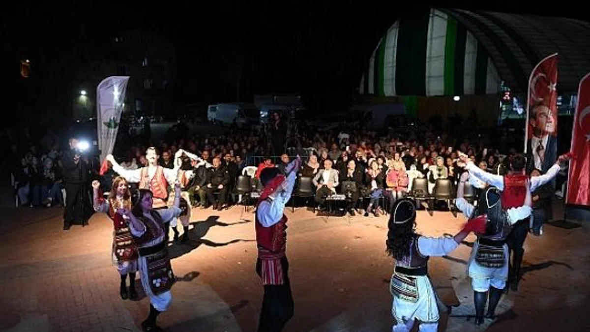 Menteşeli Cengiz, Bursa yöresi türküleri ile coşturdu
