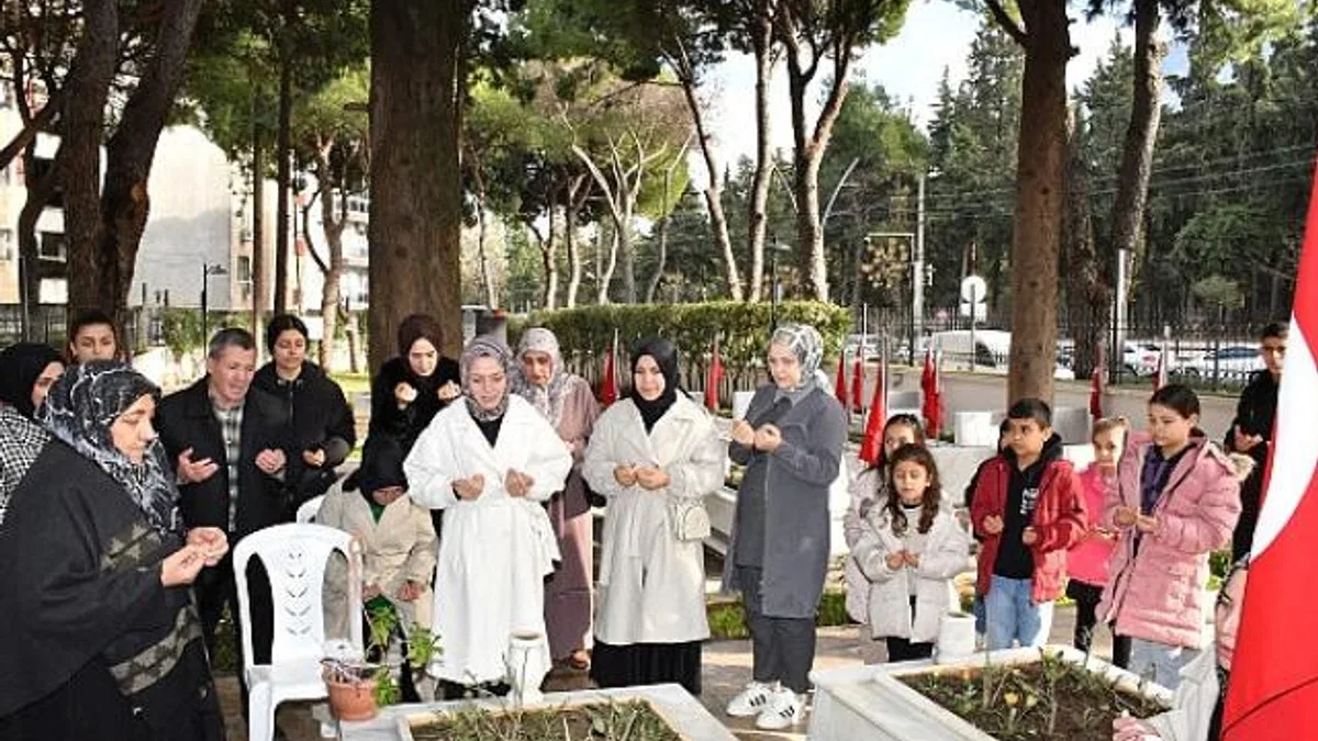 Manisa Şehidini Andı