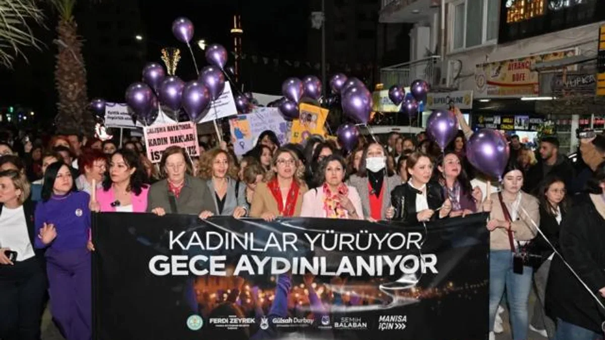 Manisalı kadınlar eşitlik ve özgürlük için yürüdü
