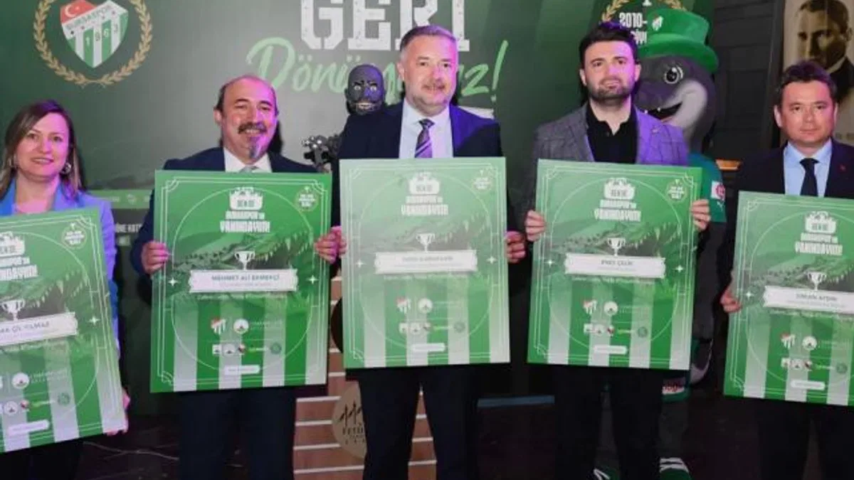 Bursa Osmangazi’de yeşil-beyaz sevdalılar buluştu… Türkiye’nin ilk insansı robotundan Bursaspor’a destek