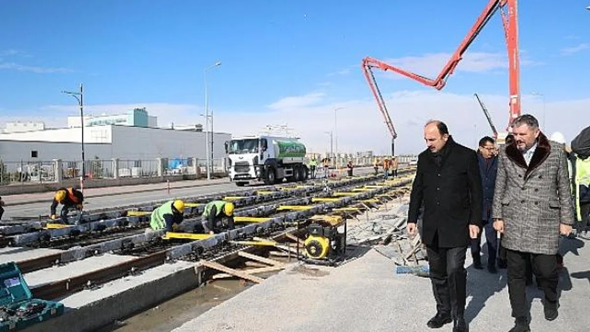 Başkan Altay: “Konya’mızı Yeni Raylı Sistem Hatlarıyla Donatmak İçin Çalışıyoruz”