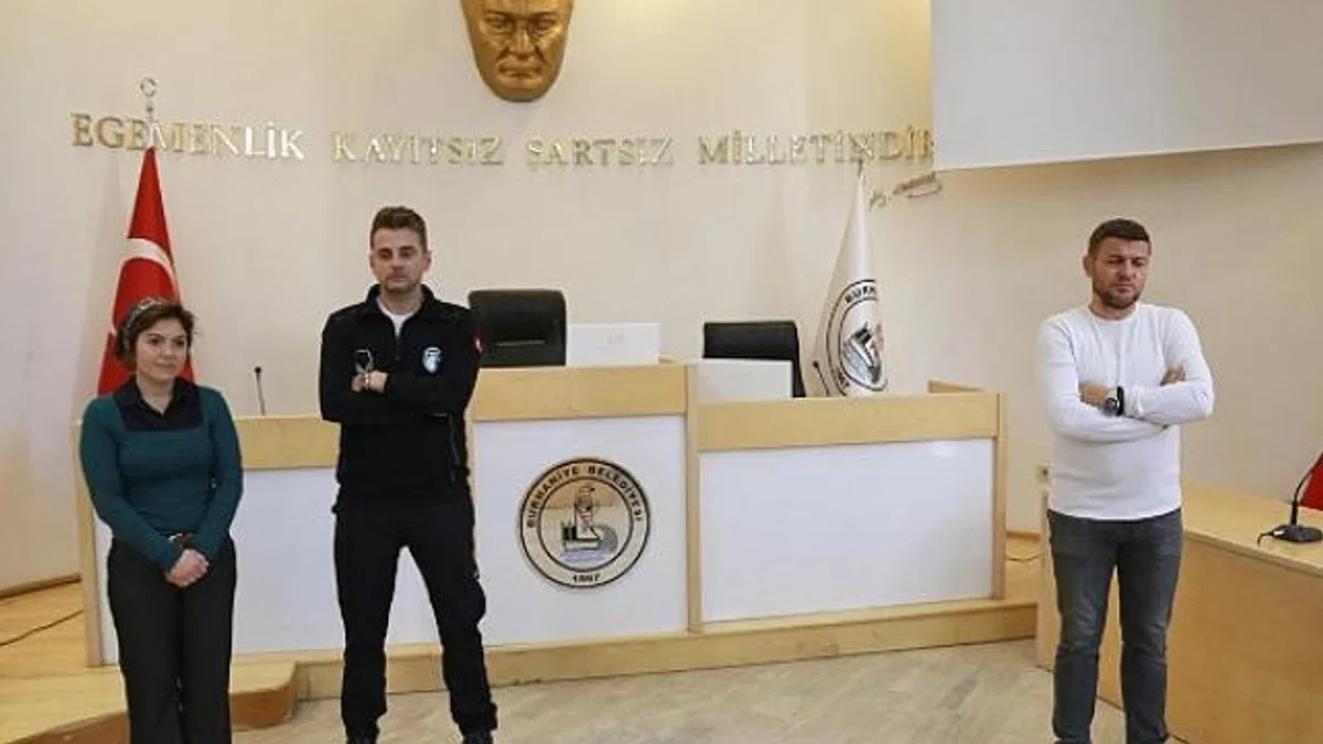 Burhaniye Belediyesi, çevre bilincini artırarak bu konuda faaliyetleriyle fark yaratıyor.