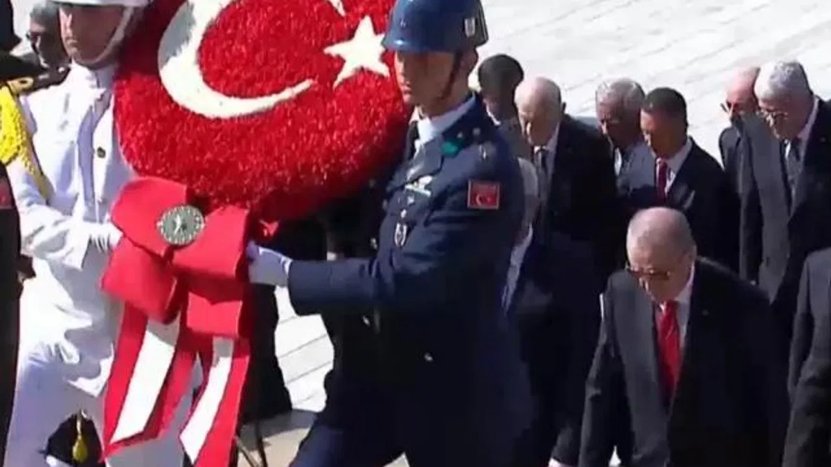 Devlet erkanı Ata’nın huzurunda