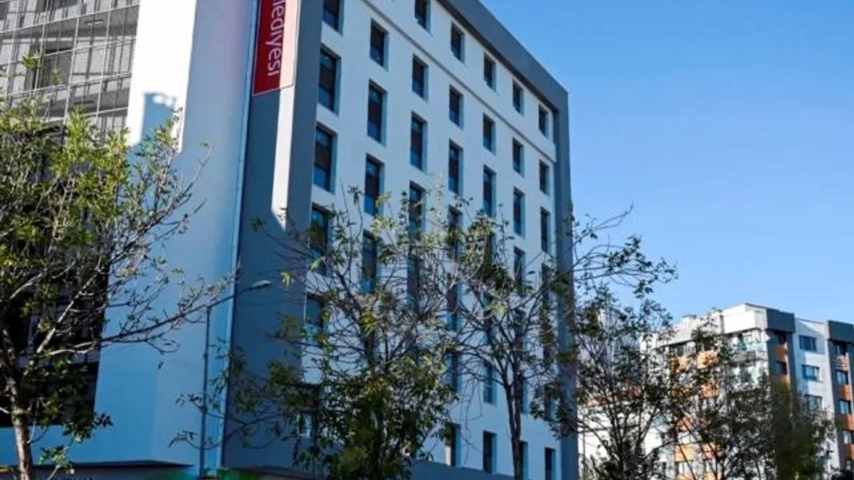 Bornova Belediyesi’nin ek hizmet binası tamamlandı